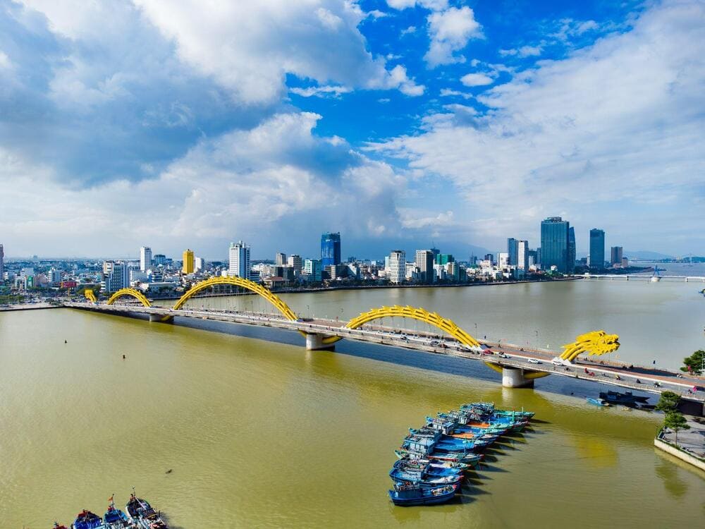 Cầu Rồng tọa lạc ngay trung tâm thành phố Đà Nẵng (Nguồn: Freepik)